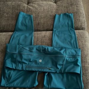 Athleta lightning 7/8 leggings Medium M (teal color)